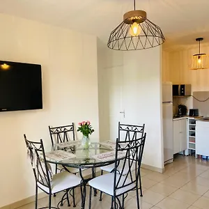 https://appartement-tres-lumineux-dans-le-massif-de-la-sainte-baume.fr-provencehotel.com